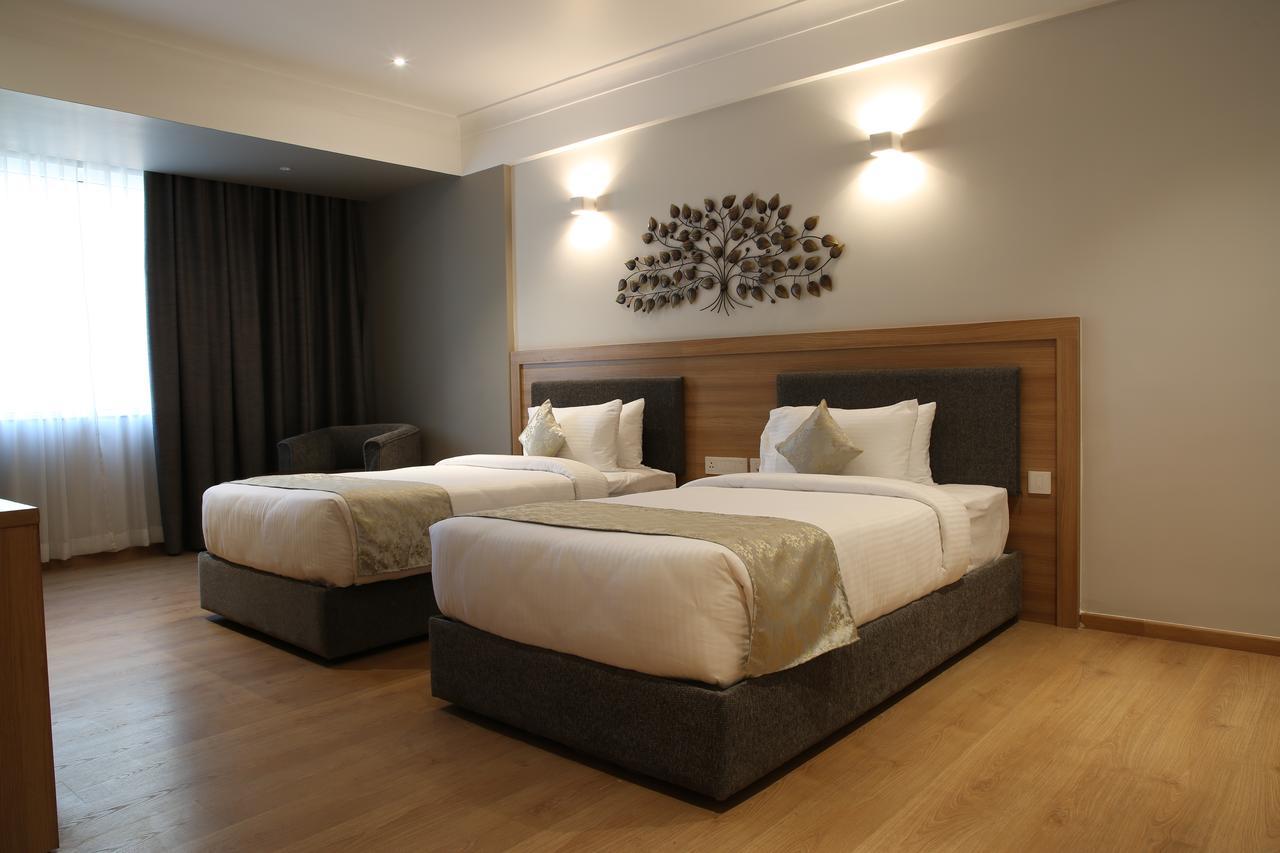 Native Inn By Heda Hospitality Belgaum Bagian luar foto