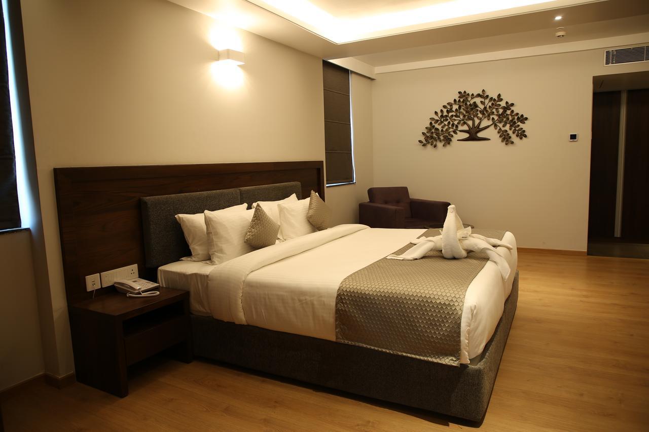 Native Inn By Heda Hospitality Belgaum Bagian luar foto
